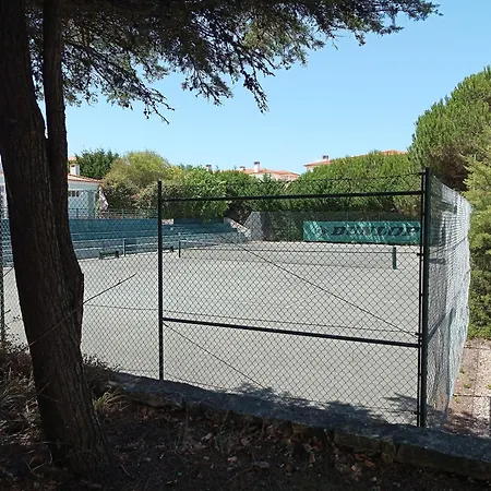 Del Rey Apartment
