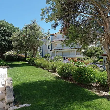 Del Rey Apartment